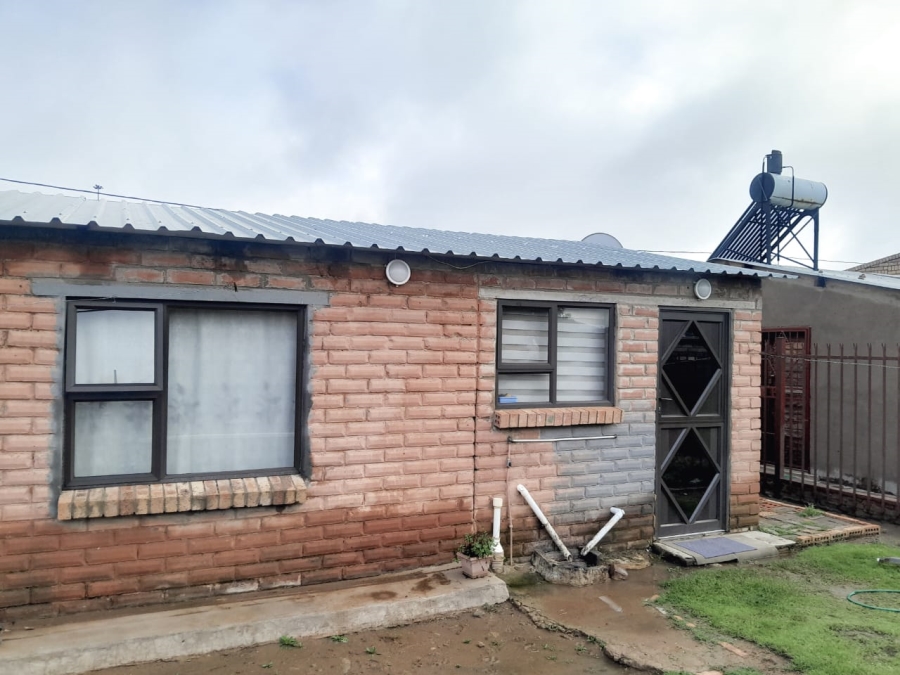 1 Bedroom Property for Sale in J B Mafora Free State